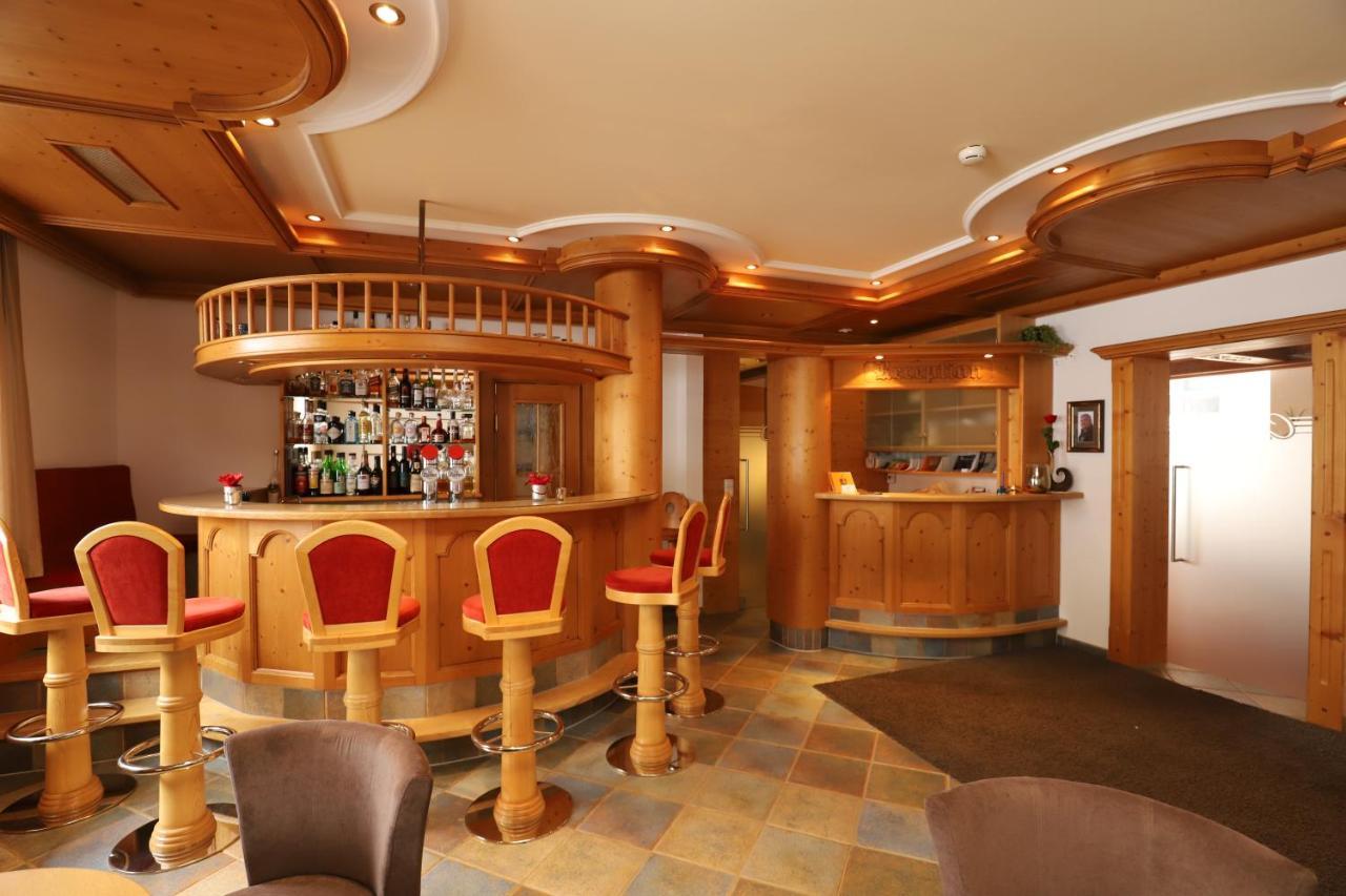 Charly Hotel
