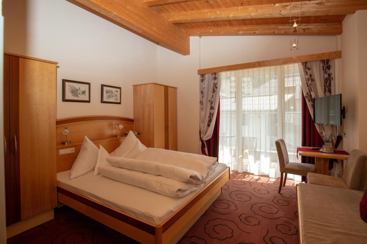 Hotel Charly