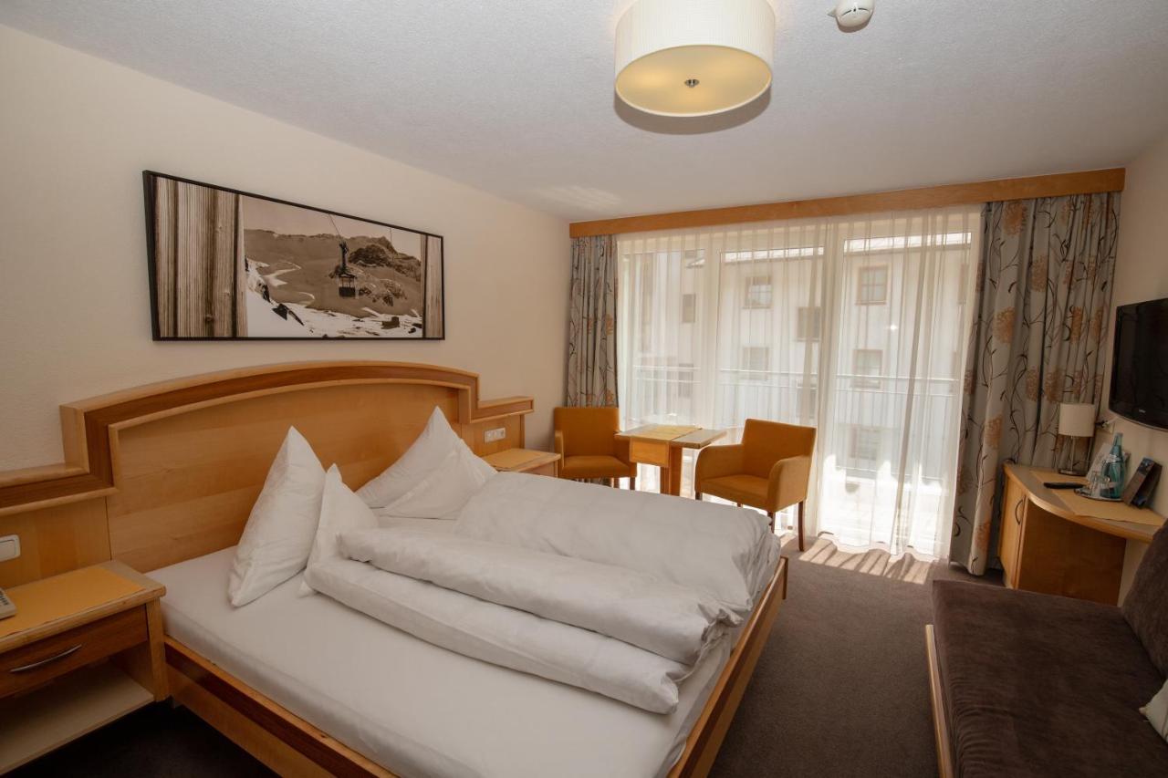 Hotel Charly