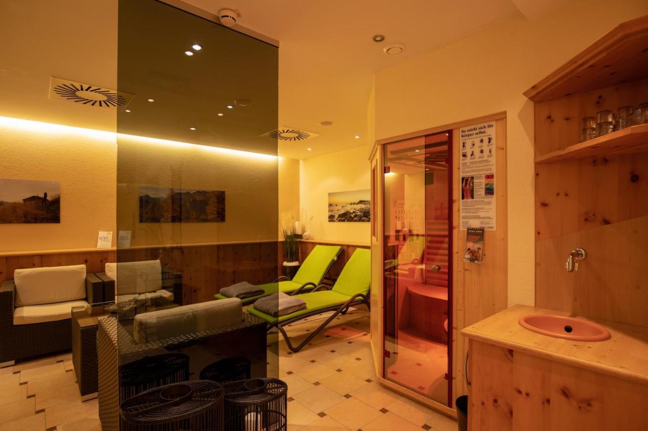 Charly Hotel
